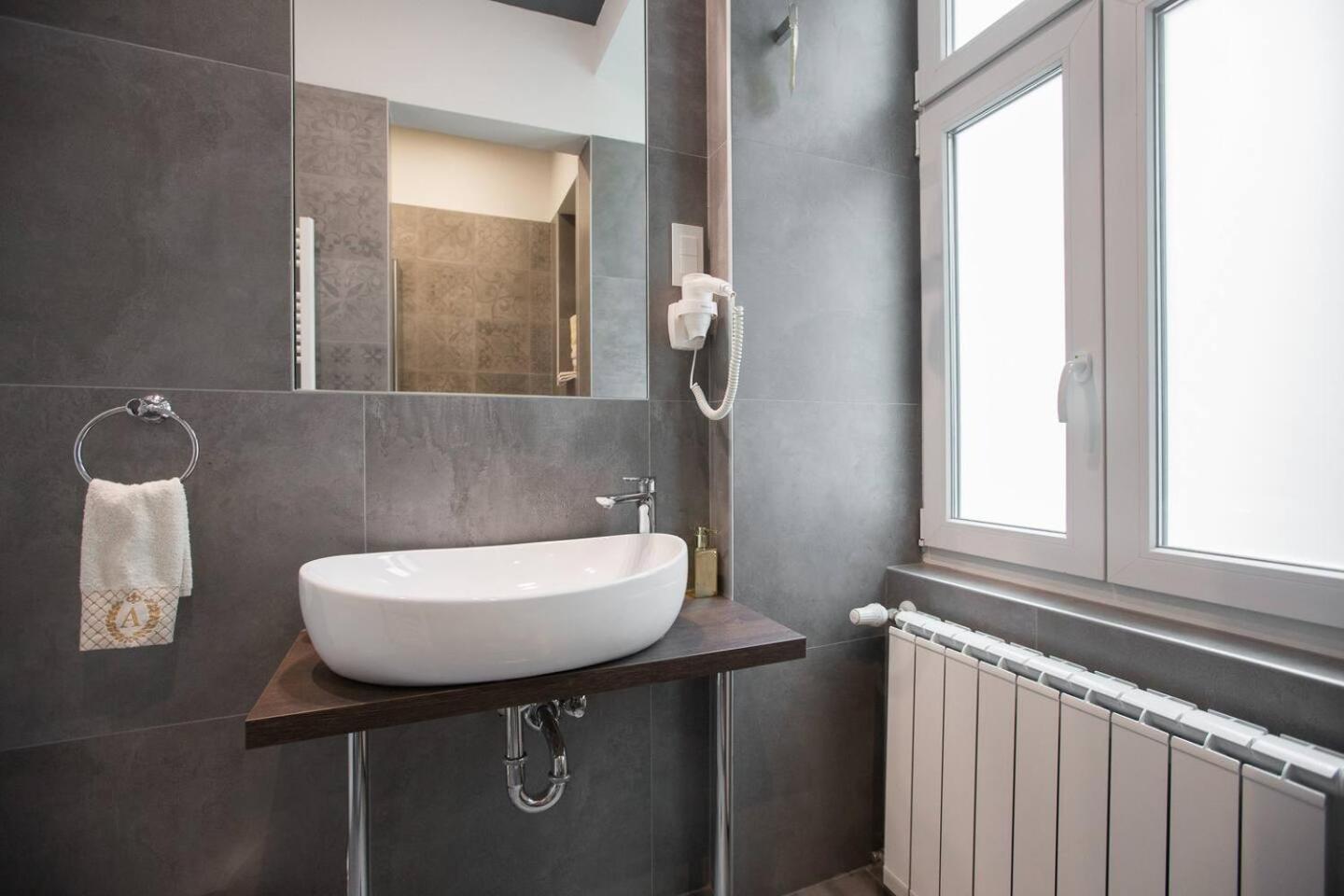 Aurelia Antik Apartments & Rooms, Zagreb City Center Екстериор снимка