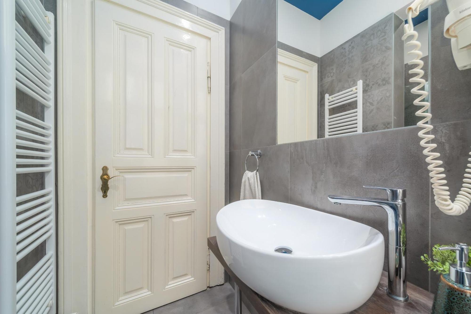 Aurelia Antik Apartments & Rooms, Zagreb City Center Екстериор снимка