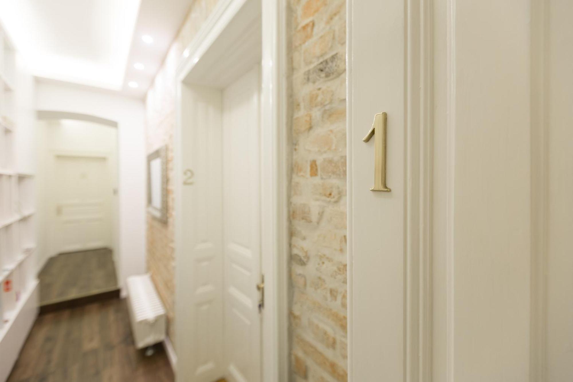 Aurelia Antik Apartments & Rooms, Zagreb City Center Екстериор снимка
