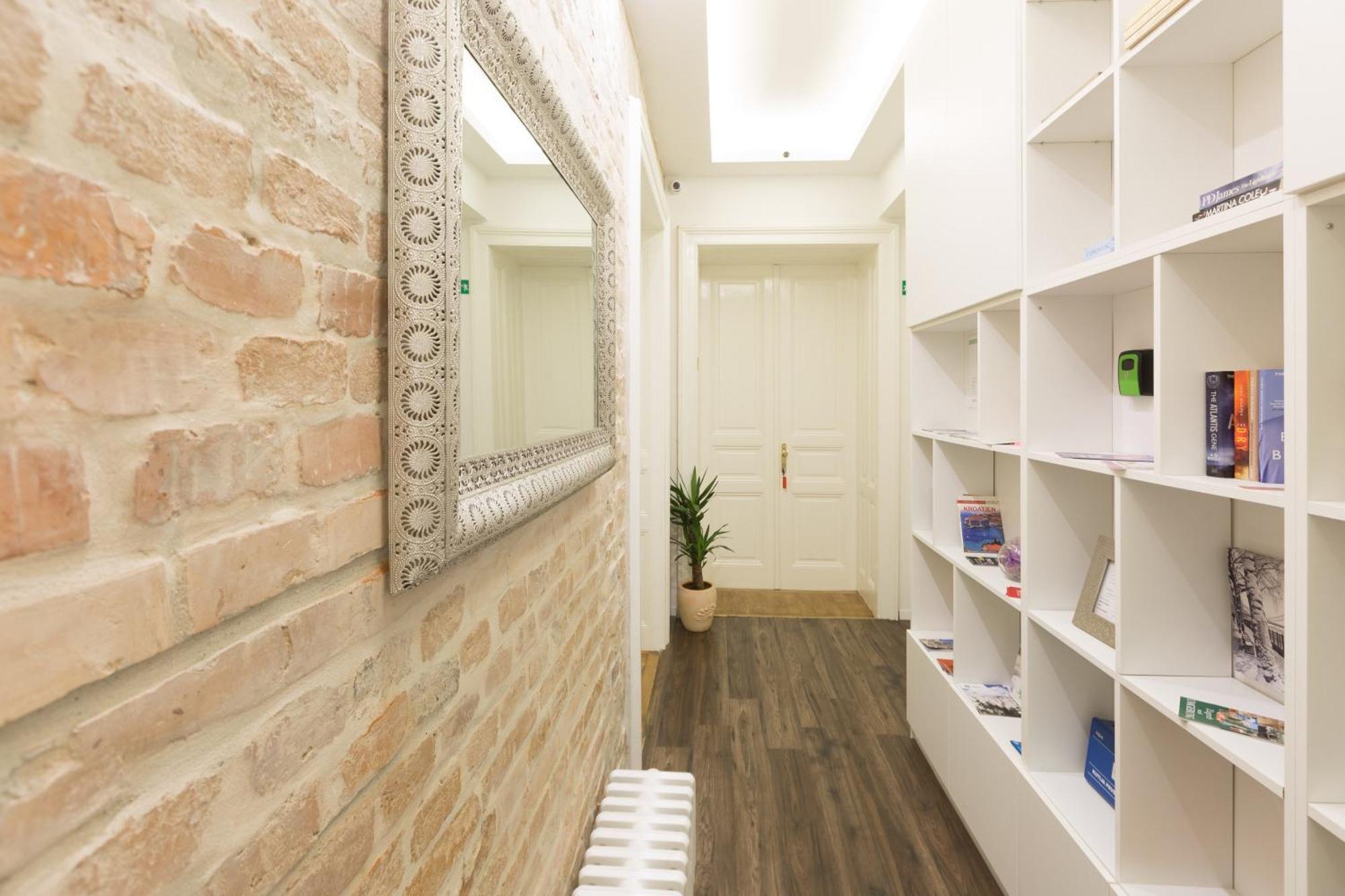 Aurelia Antik Apartments & Rooms, Zagreb City Center Екстериор снимка